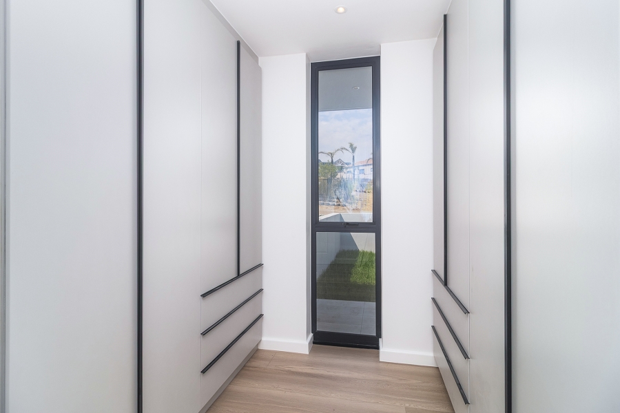 5 Bedroom Property for Sale in Mount Royal Golf Estate Western Cape